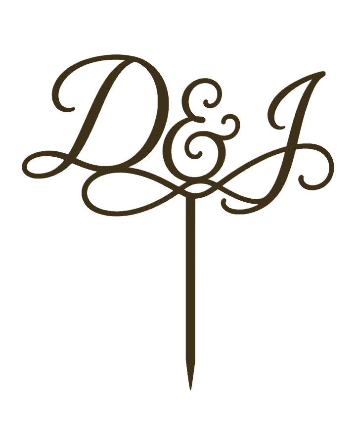 Interactive metallic-gold 3D model of the D & J cake topper